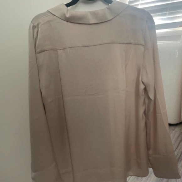 Button-up shirt - Picture 2 of 2